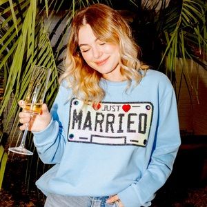 Queen of Sparkles Just Married Sweatshirt Size Small